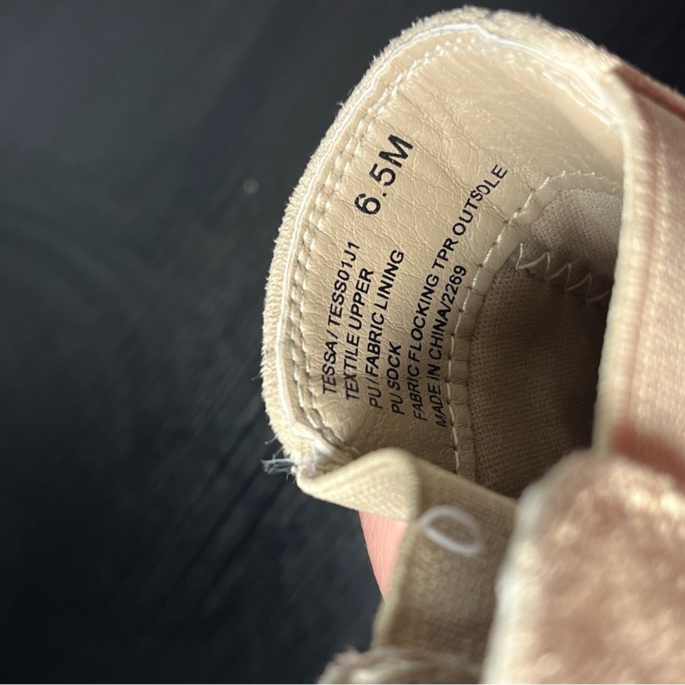✨ Tan Chunky Chelsea Boots | Size 6.5 | Suede-Look Lug Sole - Picture 3 of 4